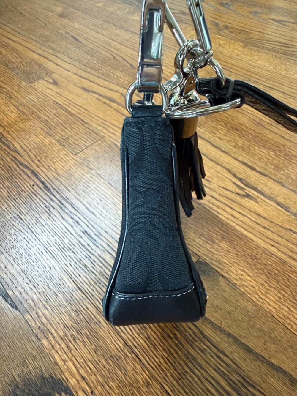 B40 Coach Women’s Black Canvas Signature Wristlet with Tassel Charm - Picture 5 of 7